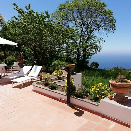 Casa Carlo E Daniela * 아나카프리